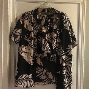 Stylish Black and Beige Leaf Print Kimono Shirt with Drawstring Shorts